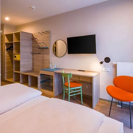 Ramada Encore By Wyndham Munich Messe-3