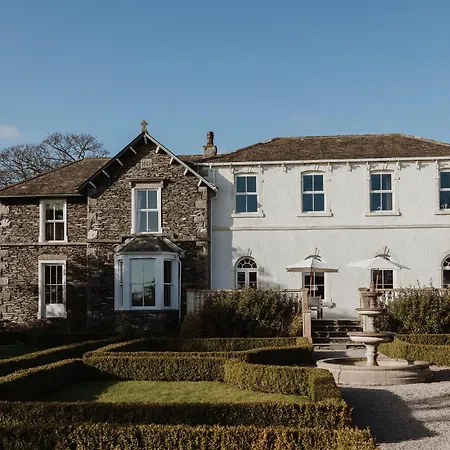 Cartmel Old Grammar-3