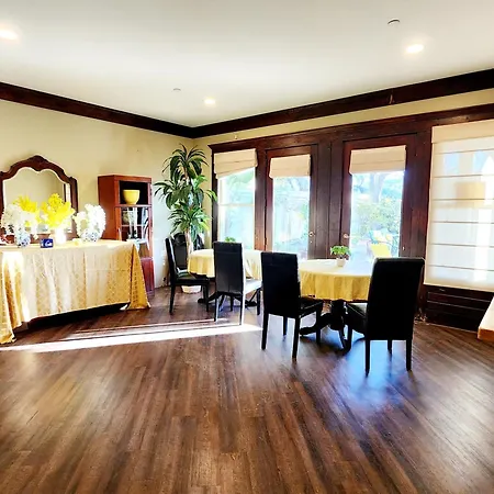 Santa Paula Inn-3