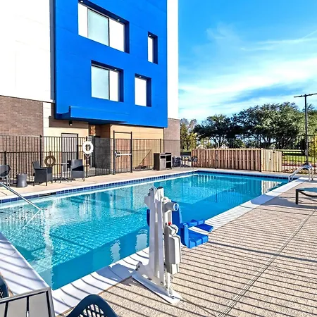 Hampton Inn & Suites Sherman-2