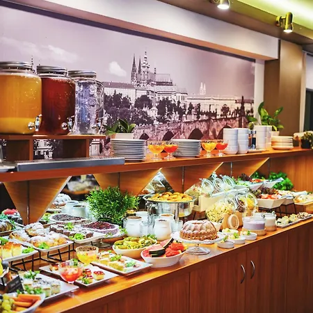 Hotel Charles Central - Operated By Czech Inn-2
