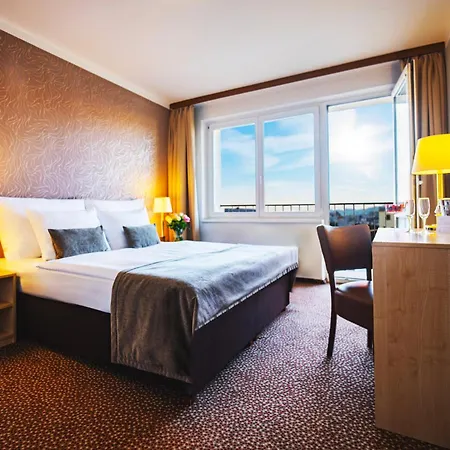 Hotel Charles Central - Operated By Czech Inn-3
