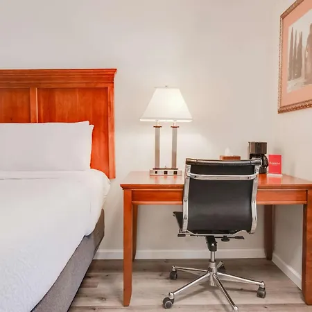 Ramada By Wyndham Mountain View-3