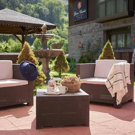 Gran Chalet Hotel & Petit Spa-2