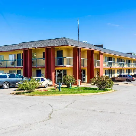 Castle Inn & Suites By Oyo Chickasha-2