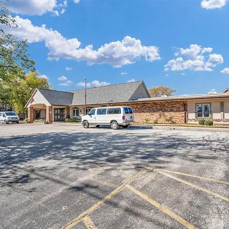 Red Lion Inn & Suites Urbana-3