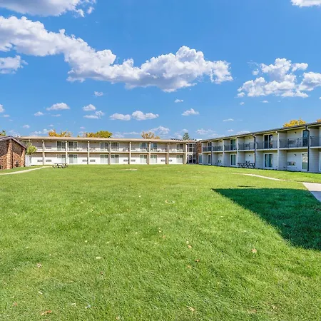 Red Lion Inn & Suites Urbana-2
