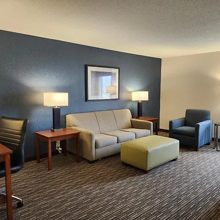 Heritage Inn & Suites St Louis Fenton, Trademark By Wyndham-3