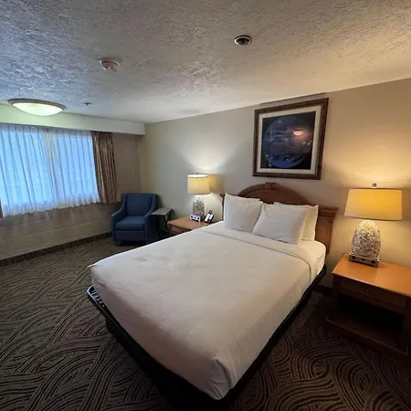 Promenade Inn & Suites Oceanfront-2
