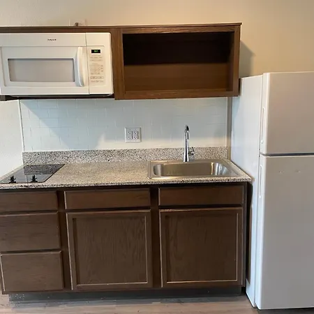 Woodspring Suites Detroit Madison Heights-3