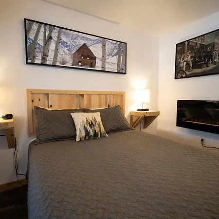 Alpine Lodge Hotel-3