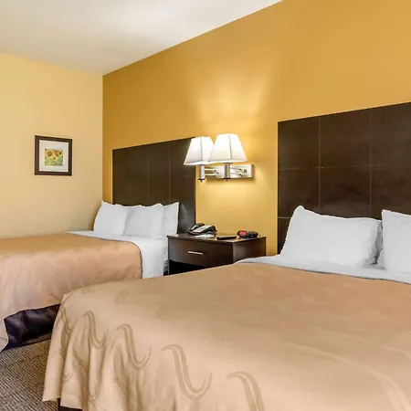 Quality Inn & Suites Lenexa Kansas City-3