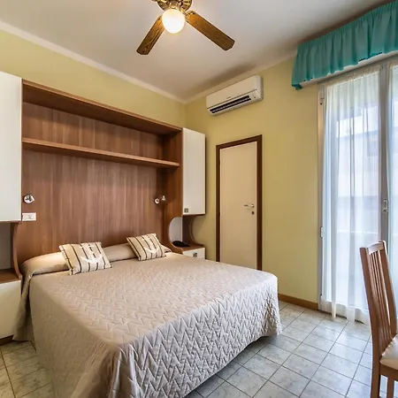 Hotel Bamby E Delfino-2