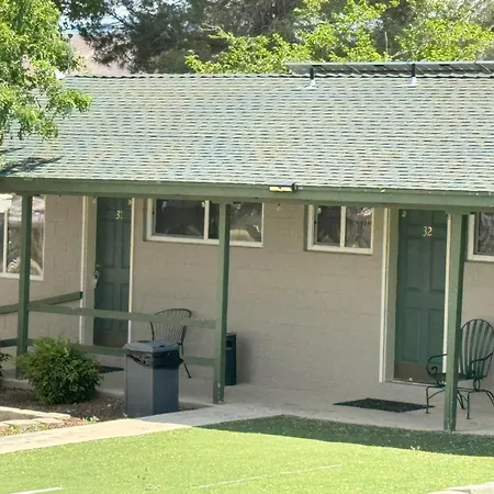 Lakeshore Lodge-3