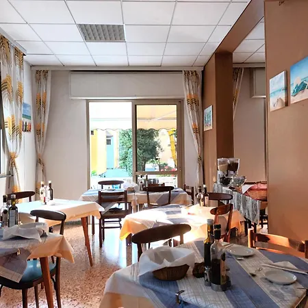 Hotel Lariana-3