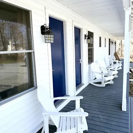 Eden Village Motel And Cottages-3