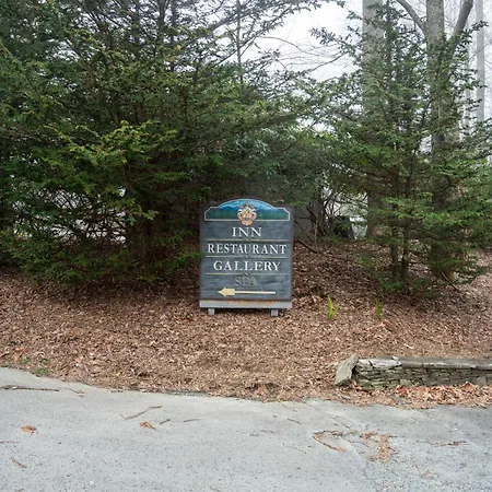 Inn At Crestwood-2