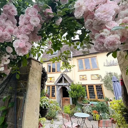 The Secret Garden Rooms-2