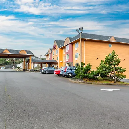 Palace Inn & Suites-2