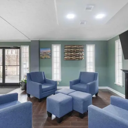 Downtown Inn & Studio Suites-2