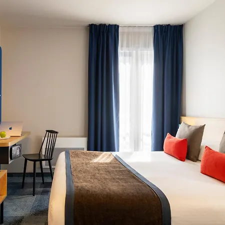 Hotel Le Bugatti-3