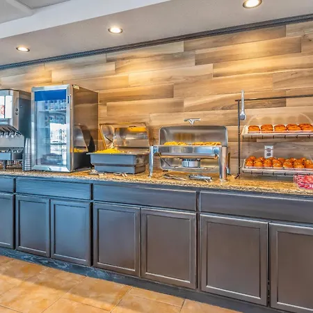 Comfort Inn & Suites Thousand Islands Harbour District-2