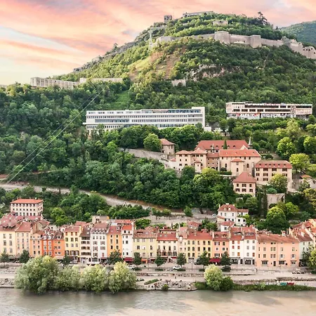 The Babel Community Hôtel - Grenoble Bastille-2
