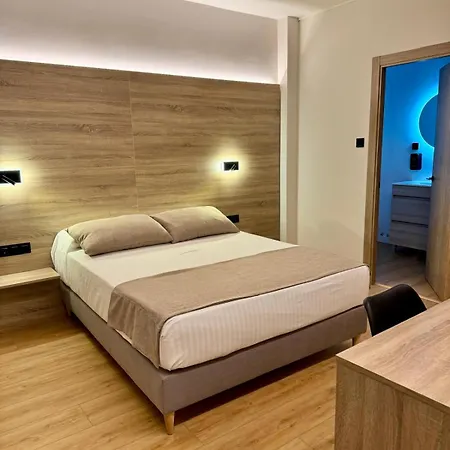 Miramar Suites-3