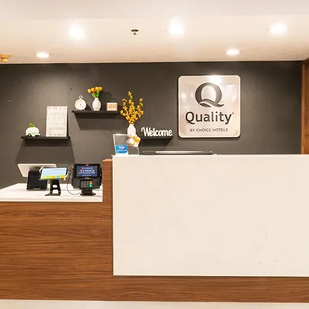 Quality Inn & Suites Oakwood Village - Cleveland South-3