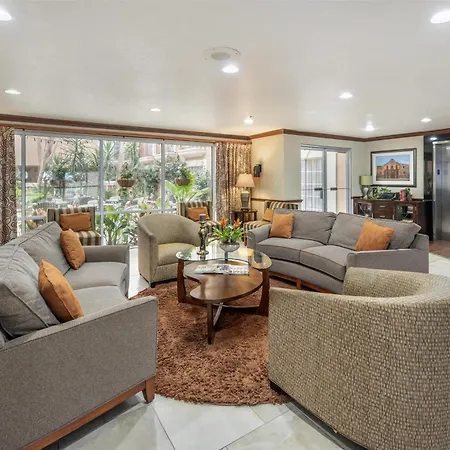 Best Western Plus Atrium Inn-3