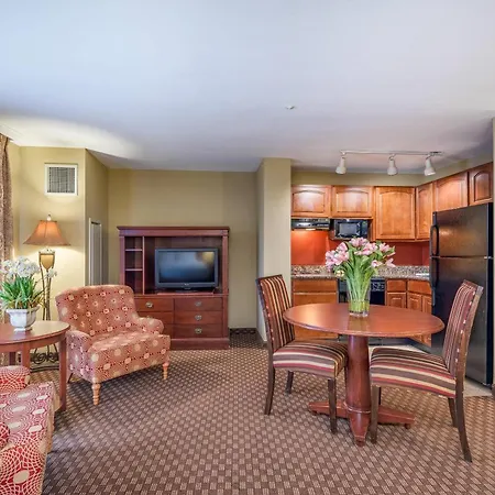 Clarion Collection Hotel Arlington Court Suites-3