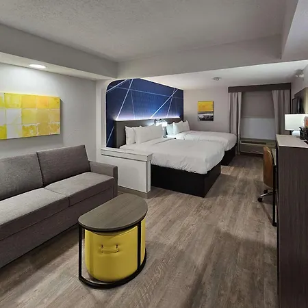Comfort Inn & Suites Saint Louis Lafayette Square-2