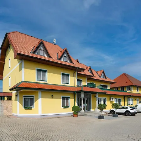Hotel Schachenwald I Sauna I Aussenpool I Parkplatz-2