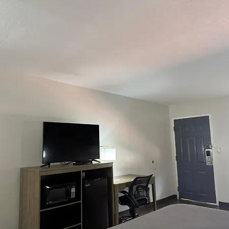 Quality Inn & Suites Greenville I-65-2