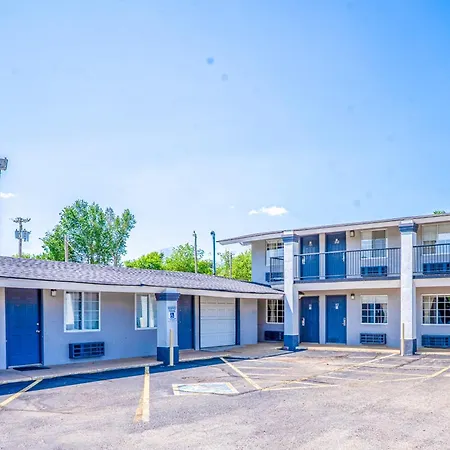 Deluxe Inn & Suites By Oyo Miami Ok-2