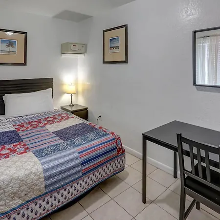 Green Seas Motel-2