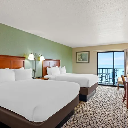 Beachfront Hotel Houghton Lake-3