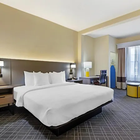Comfort Suites Hanes Mall-2