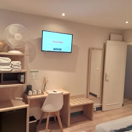 Hotel Modern Est-3