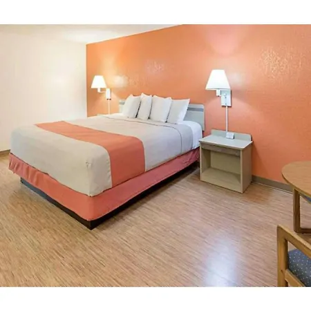 Motel 6 Gold Beach-3