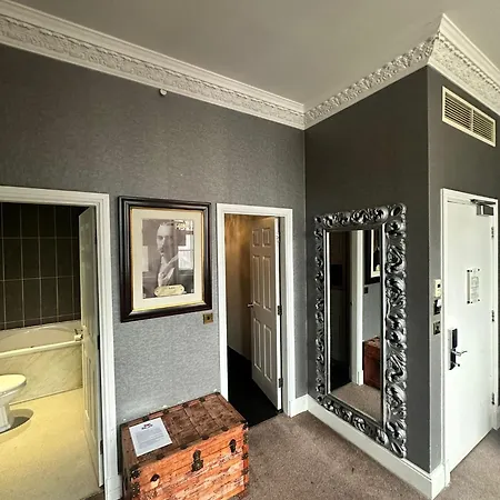 White Star Line Hotel-2