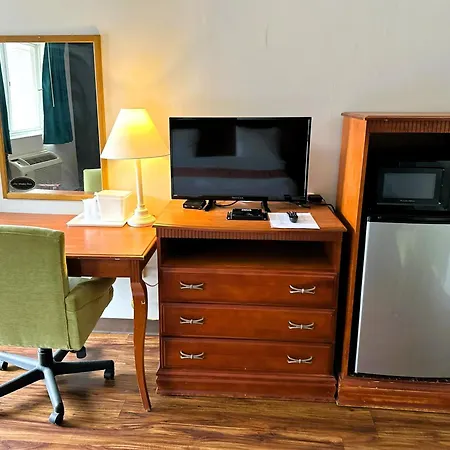 Econo Lodge Drums-2
