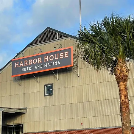Harbor House Hotel And Marina At Pier 21-3