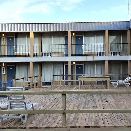 Castle Inn & Suites By Oyo Lawton-2