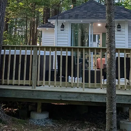 Hinckleys Dreamwood Cottages-2