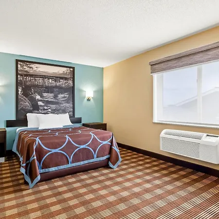Super 8 By Wyndham Osseo Wi-3
