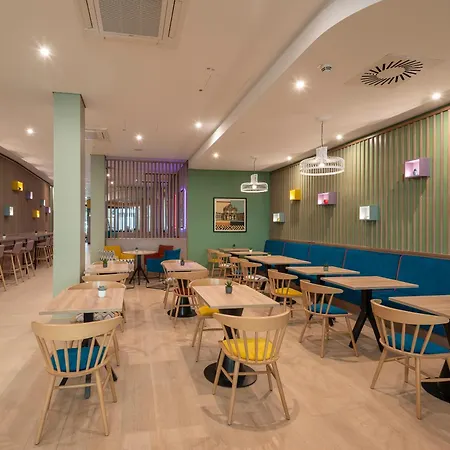 Hampton By Hilton Dresden City Centre-3