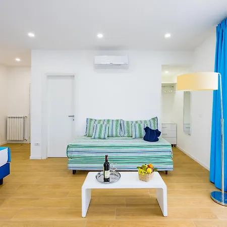 Carlo III Guest House-2