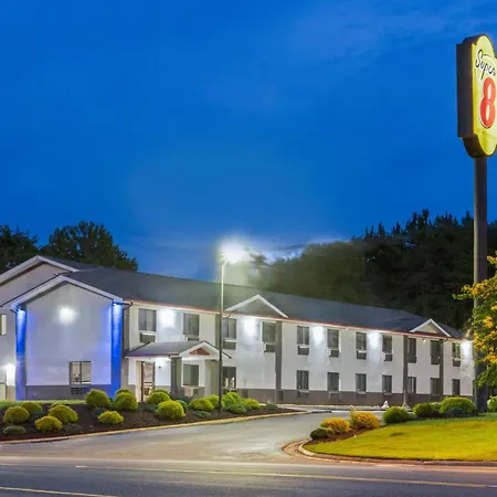 Super 8 By Wyndham Farmville-2