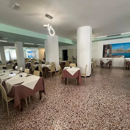 Hotel Vienna-3
